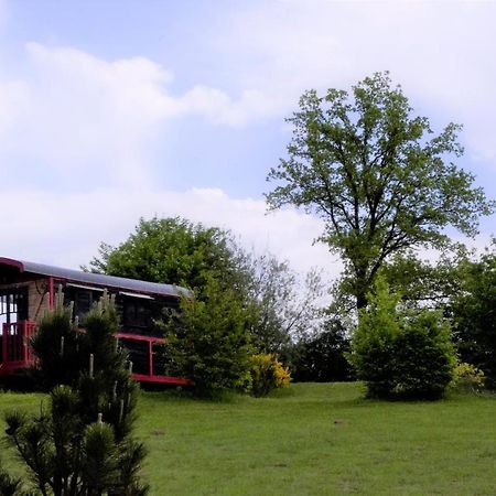 Les Roulottes Et Cabanes Du Livradois Cunlhat Bagian luar foto