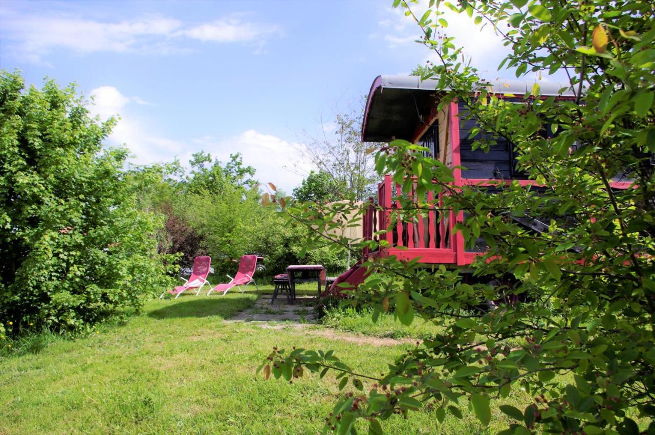 Les Roulottes Et Cabanes Du Livradois Cunlhat Bagian luar foto