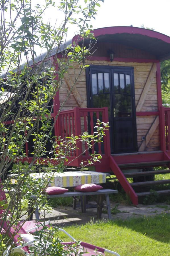 Les Roulottes Et Cabanes Du Livradois Cunlhat Bagian luar foto