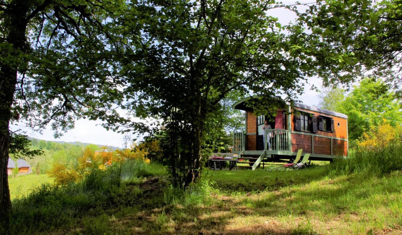 Les Roulottes Et Cabanes Du Livradois Cunlhat Bagian luar foto